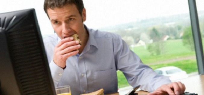 48% de los chilenos tiene malos hábitos a la hora de almorzar