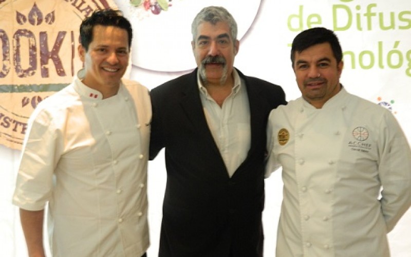 Chef peruano Flavio Solorzano participó en seminario chileno 100k