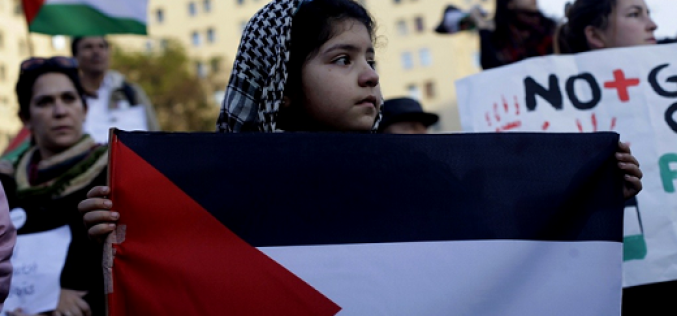 Intelectuales chilenas de origen palestino envían carta contra la “masacre” en Palestina