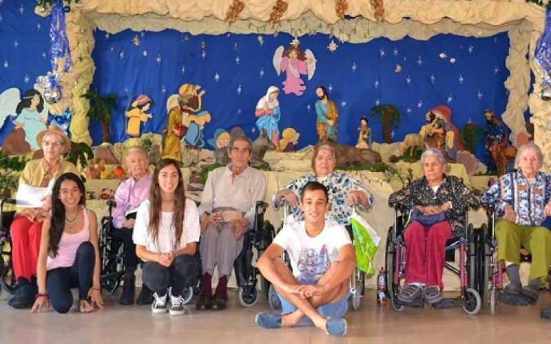 Abuelos de Fundación Las Rosas Celebraron Navidad