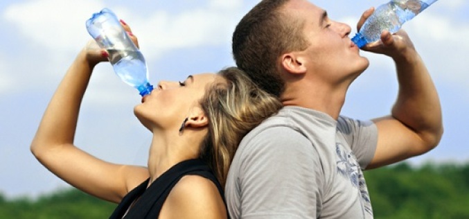 Conoce cómo hidratarte según tu edad y etapa de la vida