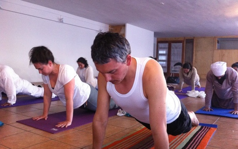 Yoga Yi inicia cursos para instructores de yoga especializados con certificación internacional