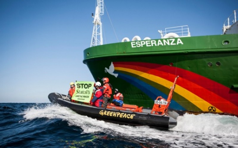 Histórico barco de Greenpeace recibe a ciudadanos en Valparaíso