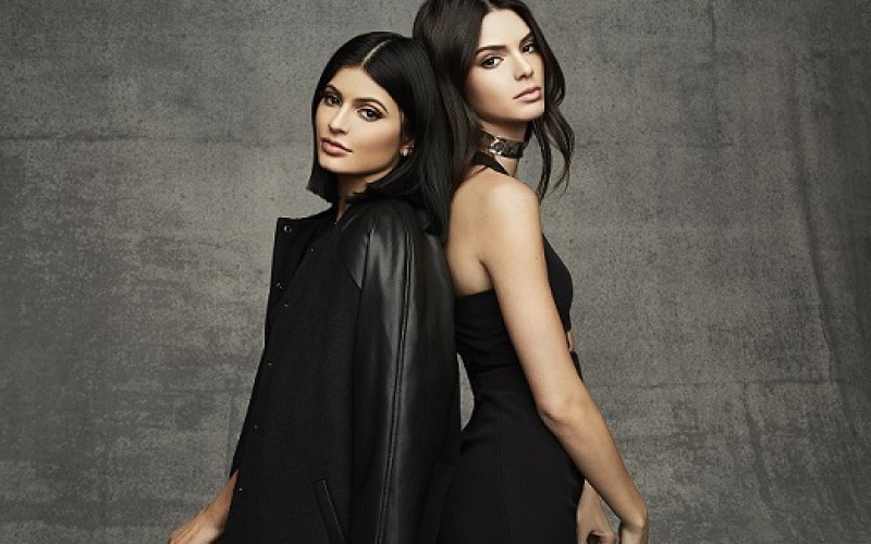 Llega a Chile la exclusiva colección de Kendall + Kylie Jenner