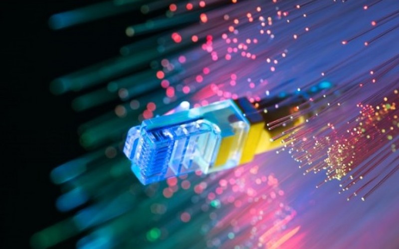 Descubre qué compañía tiene la banda ancha más veloz del continente