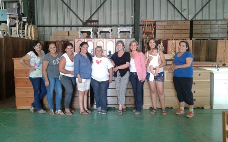 Mujeres son las responsables del éxito de Aires del Mueble, cooperativa que agrupa a los Ex Mueblistas de Franklin