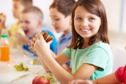 ¿Cuáles son los alimentos saludables infaltables para los niños?