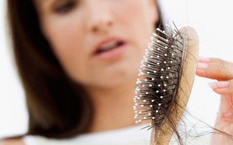 ¿Cómo combatir la caída del cabello?