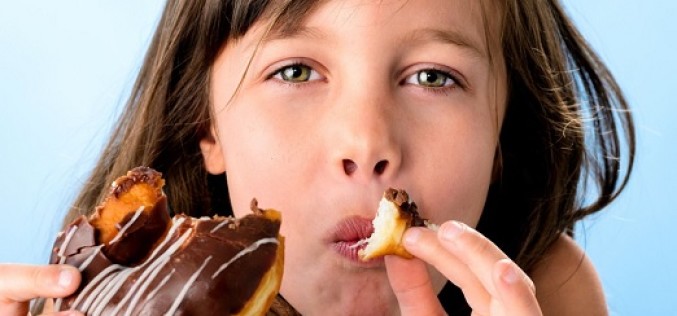 Atención papás! Alimentos altos en grasas y azúcares afectan el desarrollo cognitivo de los niños