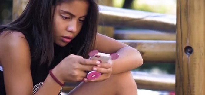 Campaña llama a normar el uso de celulares en los niños