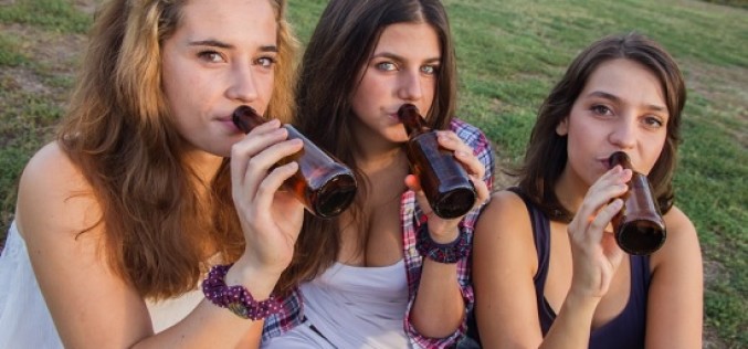 Jóvenes y alcohol: señales para pedir ayuda profesional