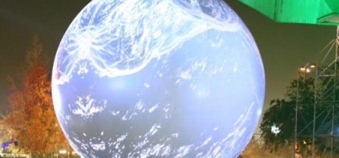 La Luna bajó a nuestro planeta: atractiva intervención de Cirque Du Soleil