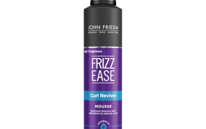 John Frieda® Frizz Ease Curl Reviver Mousse te ayuda a revitalizar los rulos