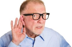 Higiene del conducto auditivo puede afectar al 57% de los adultos mayores