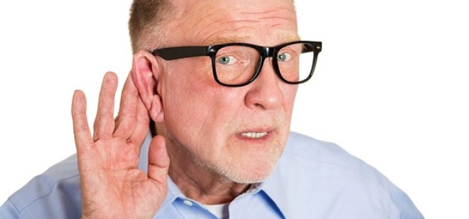 Higiene del conducto auditivo puede afectar al 57% de los adultos mayores