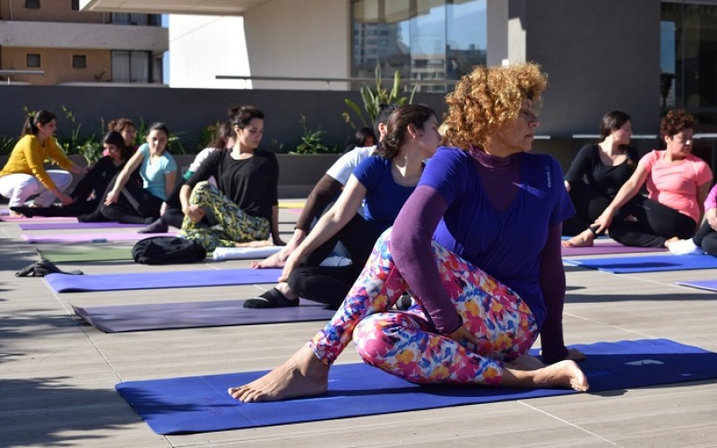 Celebra día del yoga con actividades gratuitas