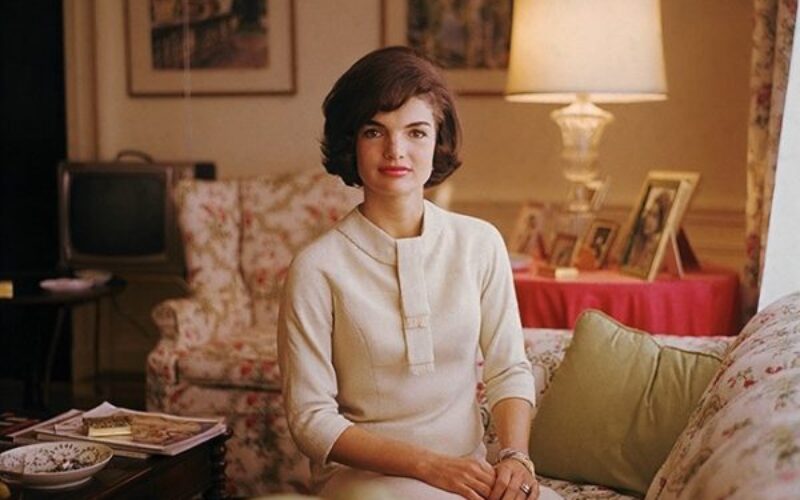 Jacqueline Kennedy: icono de la moda y más
