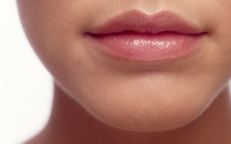 Guía práctica para mantener tus labios sanos e hidratados