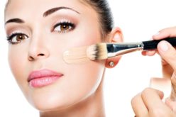 Cómo elegir la base de maquillaje correcta según el tipo de piel