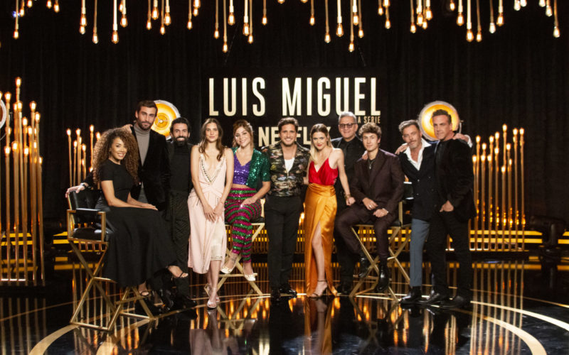 El elenco de Luis Miguel, La serie, se reúne en la celebración “Y me iré con el Sol”