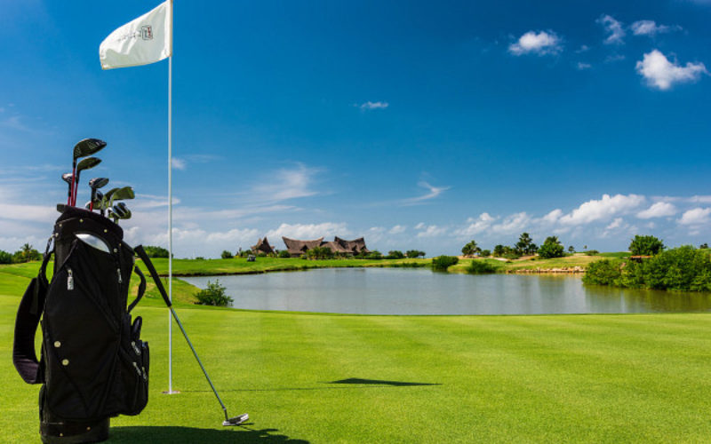AMR™ Collection lanza paquete para los amantes del golf