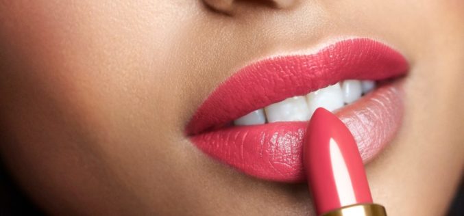 Labios jóvenes, luminosos y de color intenso: la propuesta del nuevo labial de Oriflame