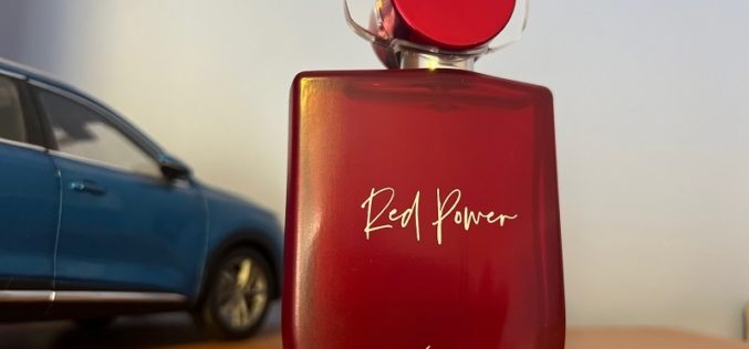 Descubre el nuevo perfume que realza el poder de ser mujer