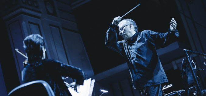 Orquesta Clásica Usach presenta nuevo formato de conciertos bajo la conducción de David del Pino
