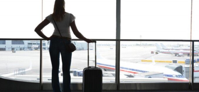 Más de la mitad de las mujeres que viajaron en junio lo hicieron sin compañía: radiografía al nuevo viajero