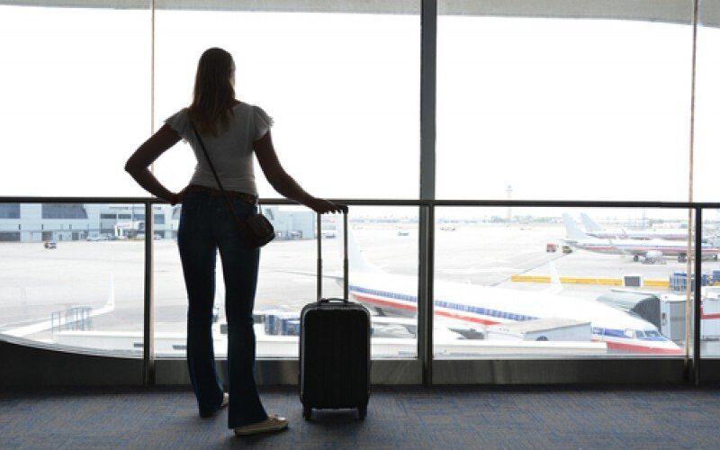 Más de la mitad de las mujeres que viajaron en junio lo hicieron sin compañía: radiografía al nuevo viajero