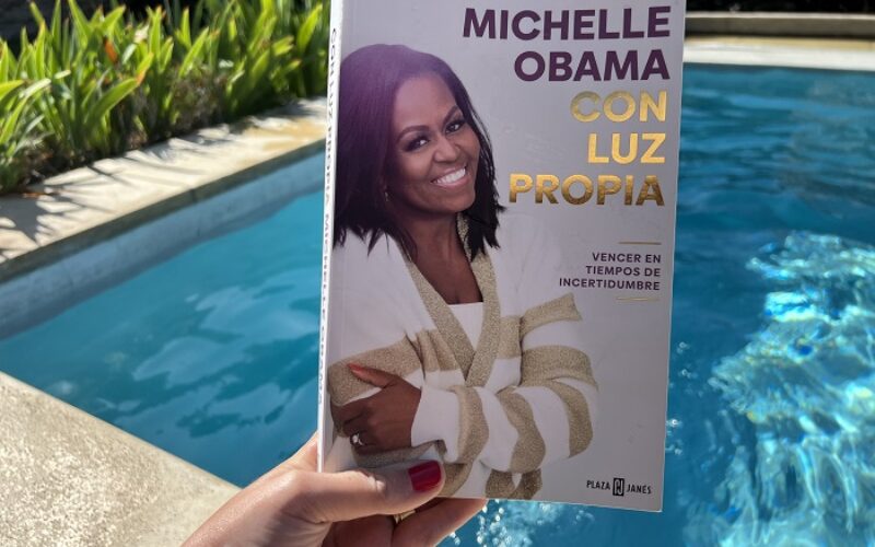 <strong>Por qué  este verano leer el nuevo libro de Michelle Obama</strong>