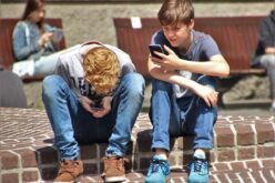 Niños y uso del celular ¿Cómo y cuándo restringirlo?