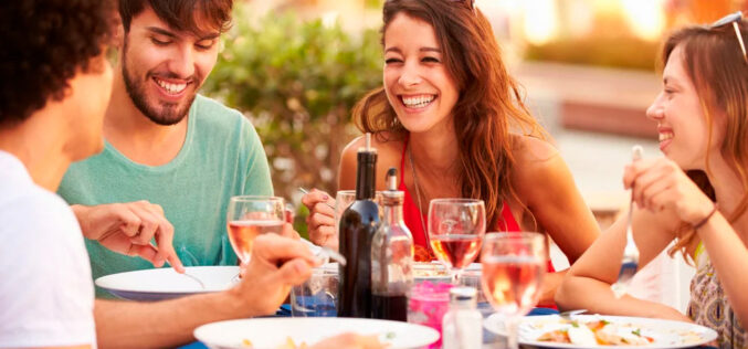 Más de 5 mil restaurantes tendrán promociones para celebrar el Día de la amistad