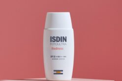 ISDIN presenta fotoprotector que reduce rojeces