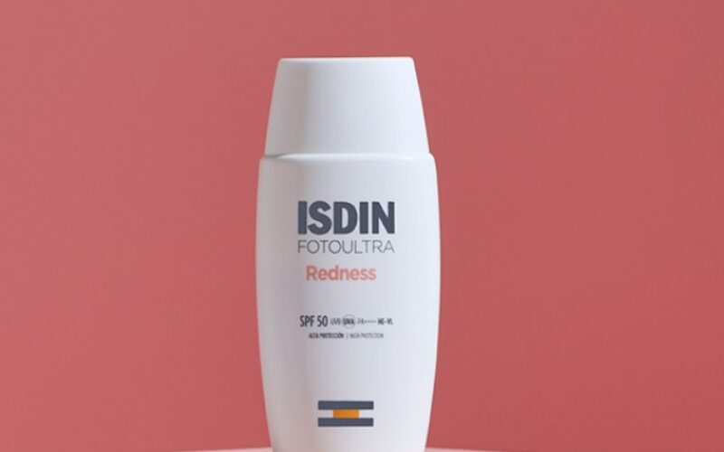 ISDIN presenta fotoprotector que reduce rojeces