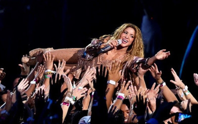 Shakira recibió el premio Michael Jackson Vanguard de MTV