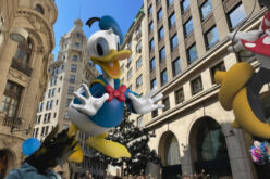  Paris Parade vuelve con globos que celebran el 100 aniversario de Disney