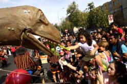 Teatro a Mil: Una dinosauria recorrerá el parque del MIM