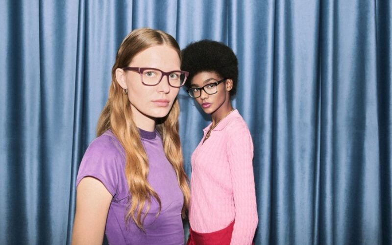 Vogue Eyewear lanza su última colección que promete fusionar moda y creatividad