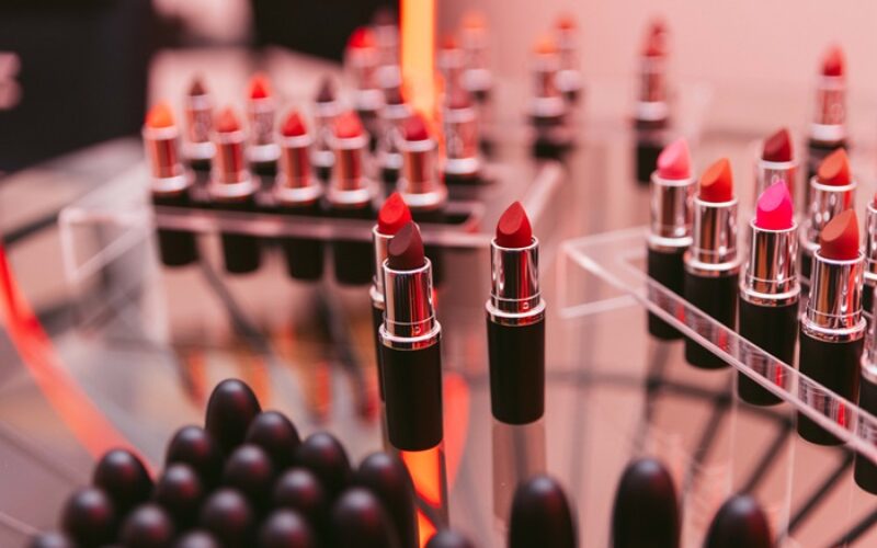 M·A·C Cosmetics festeja 40 años regalando 15.000 labiales en el National Lipstick Day