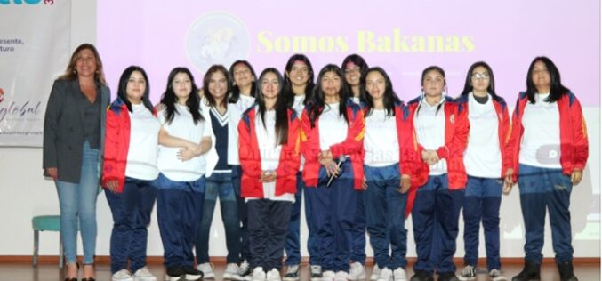 Somos Bakanas!: La academia chilena que empodera a niñas y jóvenes en áreas STEM llega a Perú