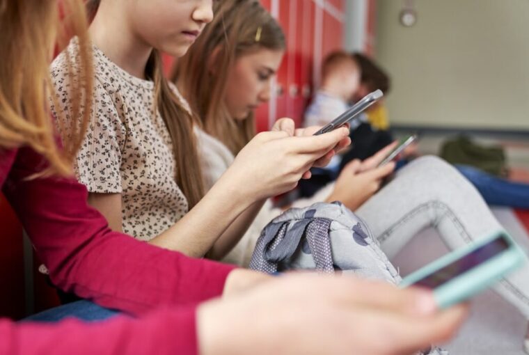 prohibición de celulares